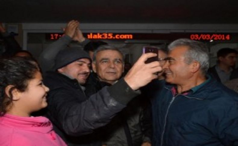 Başkan Kocaoğlu ile 'Selfie' modası